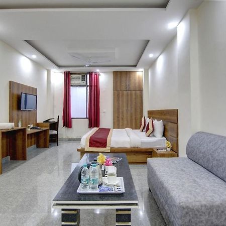 Hotel Premier Noida 135 ภายนอก รูปภาพ