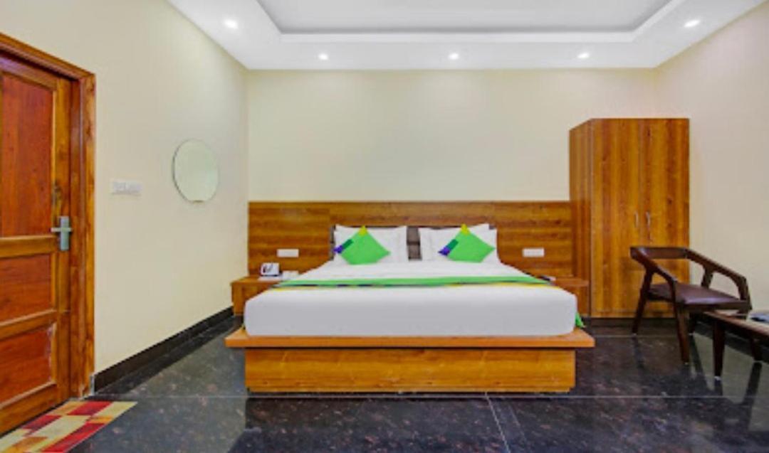 Hotel Premier Noida 135 ภายนอก รูปภาพ